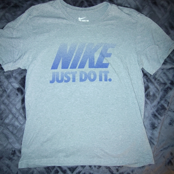 Nike Tops - Nike Heather Gray Athletic Tee